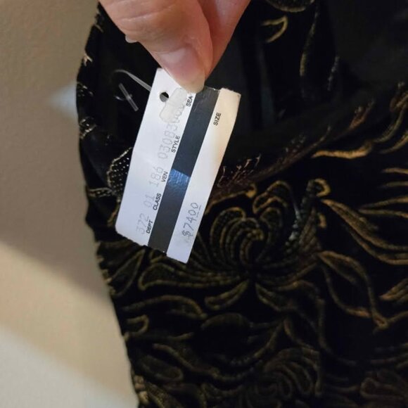 🆕NWT Vintage Rampage Products Black Velvet Dress with Gold Floral Print Size 11 - Picture 5 of 8